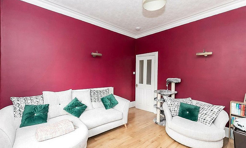 2 Bed, 1St Floor Fla...