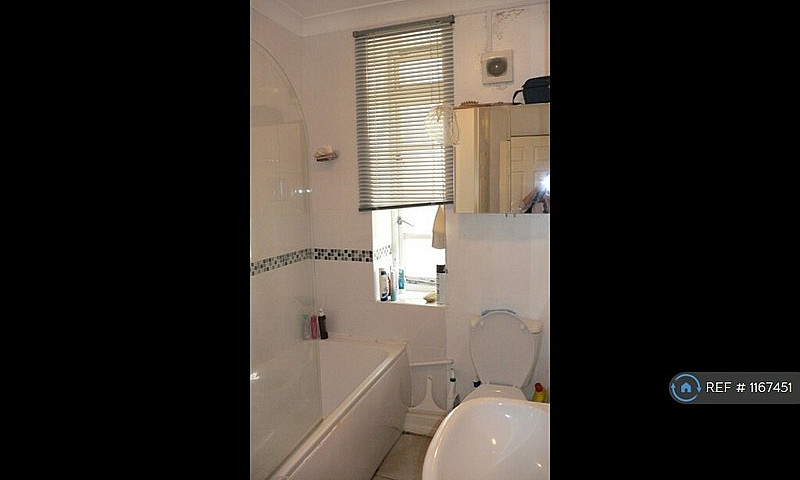 1 Bedroom In Acorn W...