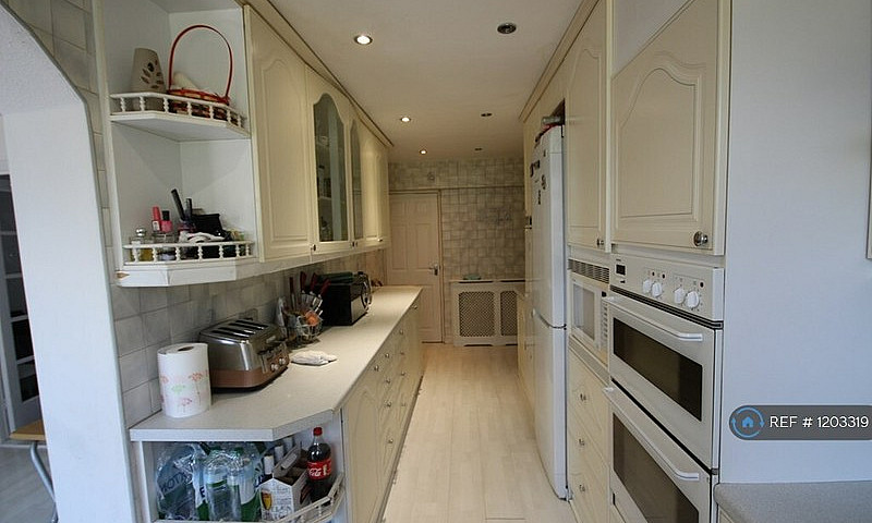 4 Bedroom House In W...