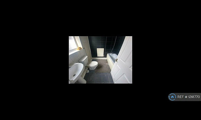 3 Bedroom House In O...