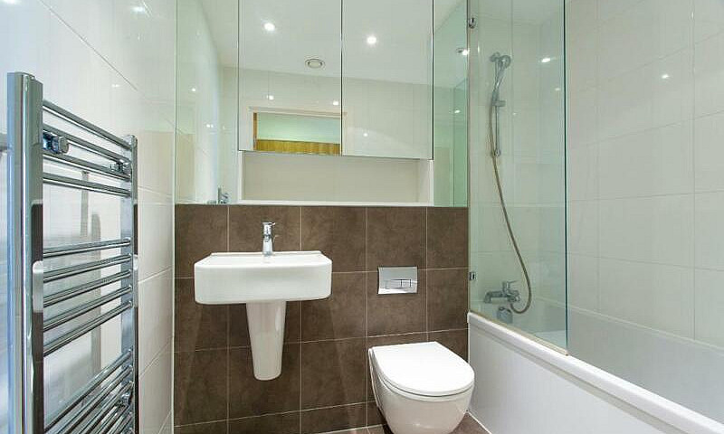 1 Bedroom Flat In Ba...