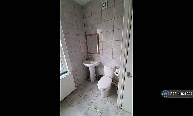 1 Bedroom In Glouces...
