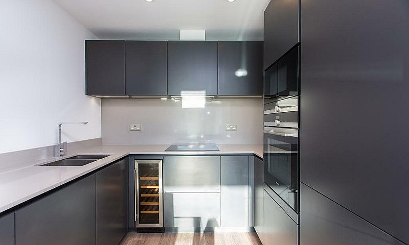 1 Bedroom Flat In Sa...