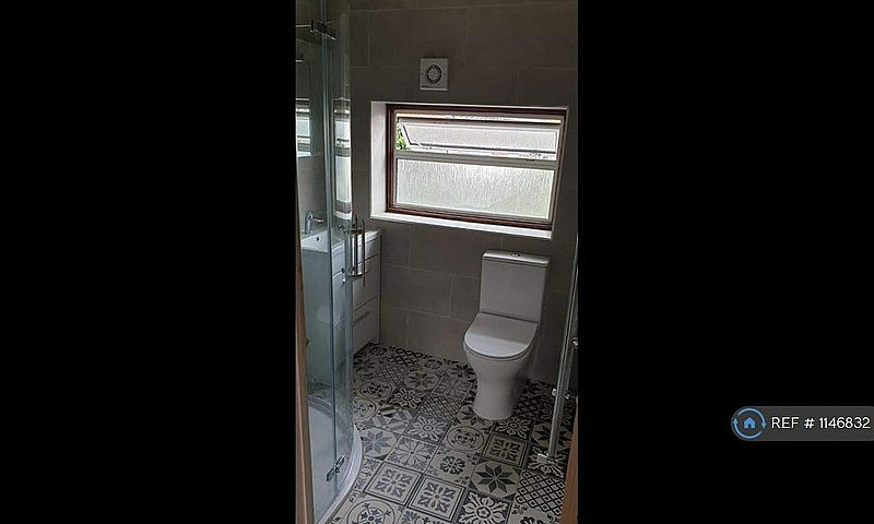 2 Bedroom House In S...