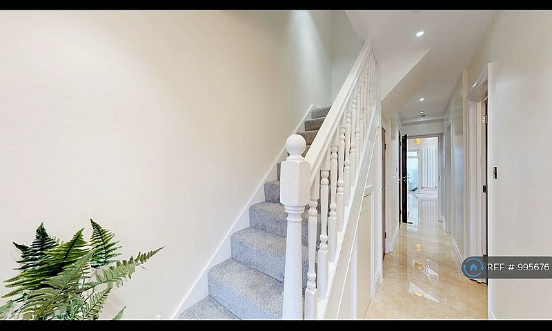 1 Bedroom In Hartlan...