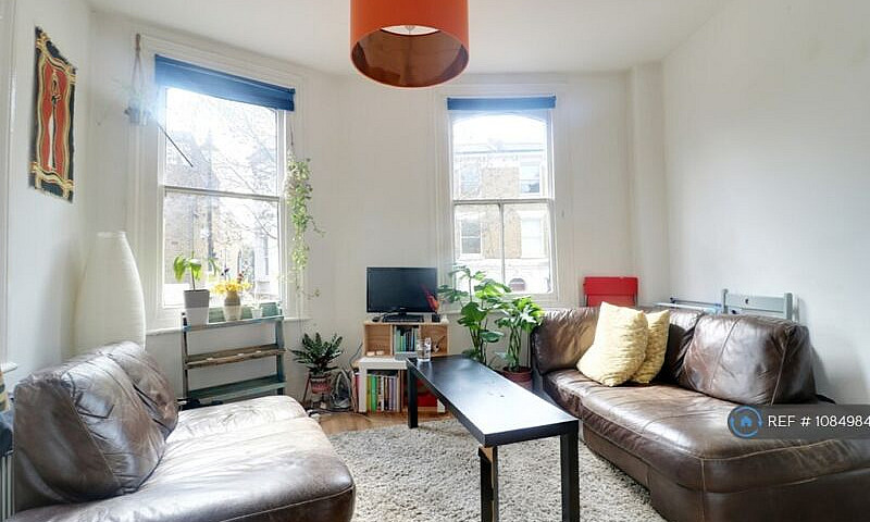 4 Bedroom Flat In Ra...