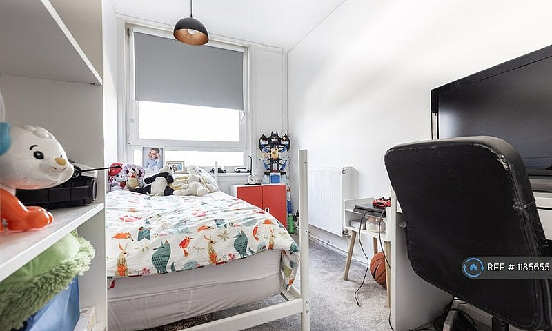 3 Bedroom Flat In Tr...