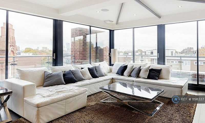 3 Bedroom Flat In Re...