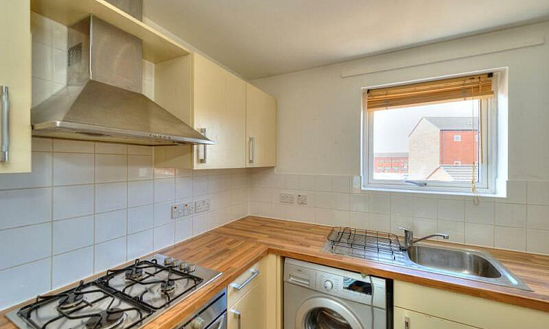 1 Bedroom Flat In Br...