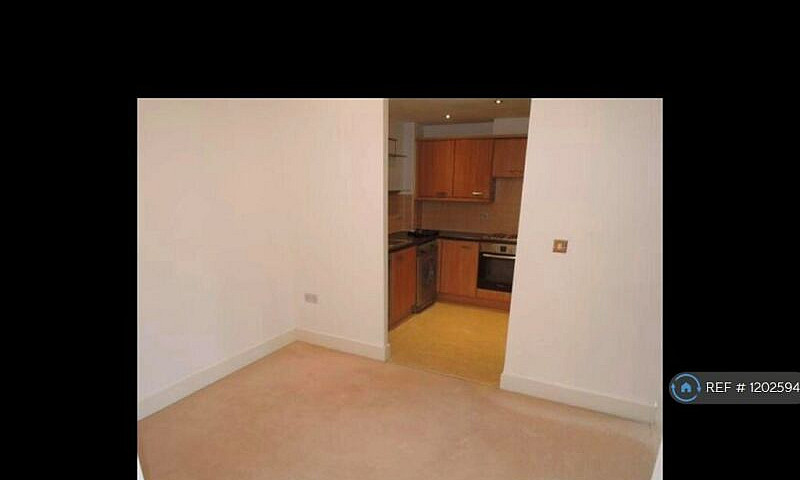 2 Bedroom Flat In Lo...