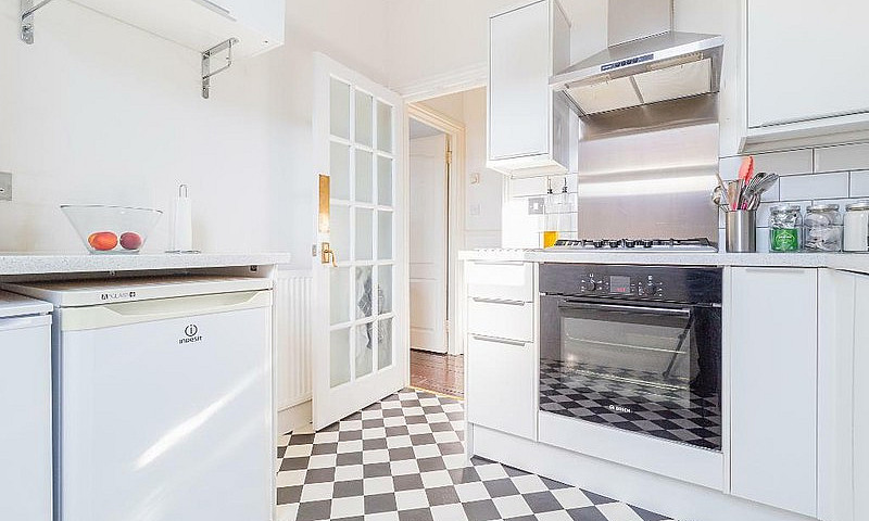 2 Bedroom Flat In Ar...