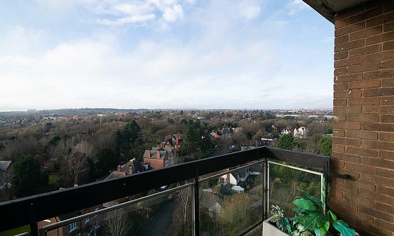 3 Bedroom Flat In We...