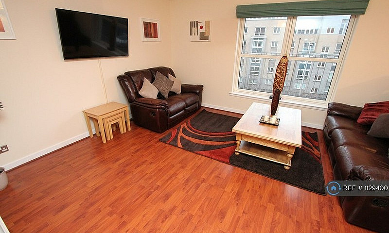 2 Bedroom Flat In Af...
