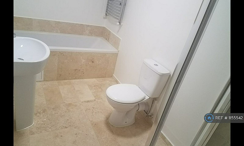 3 Bedroom Flat In Kn...