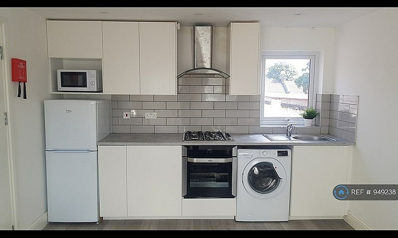 1 Bedroom Flat In Al...