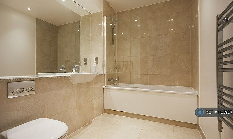 3 Bedroom House In N...