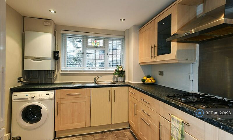 3 Bedroom Flat In We...
