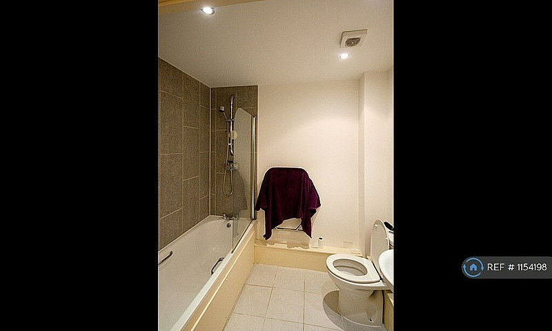 1 Bedroom Flat In Ta...