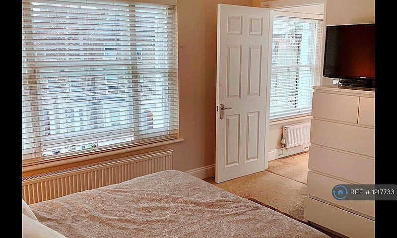 1 Bedroom Flat In D ...