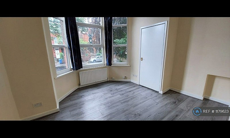 1 Bedroom Flat In Cl...