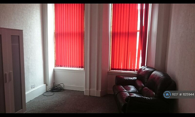 4 Bedroom Flat In Ad...