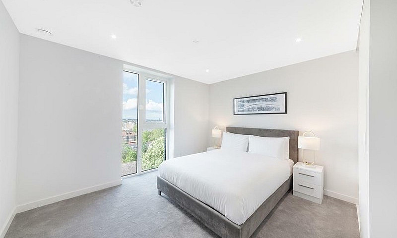 1 Bedroom Flat In Sa...