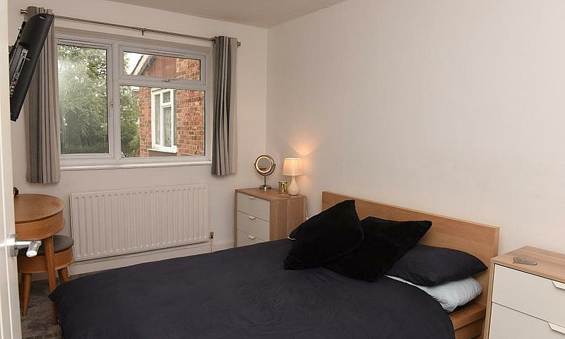 3 Bedroom House In S...