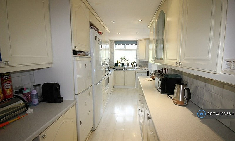 4 Bedroom House In W...