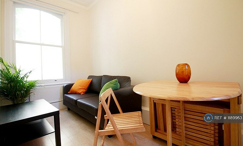 3 Bedroom Flat In Be...