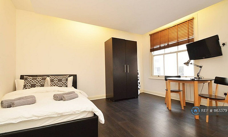 Studio Flat In Curta...