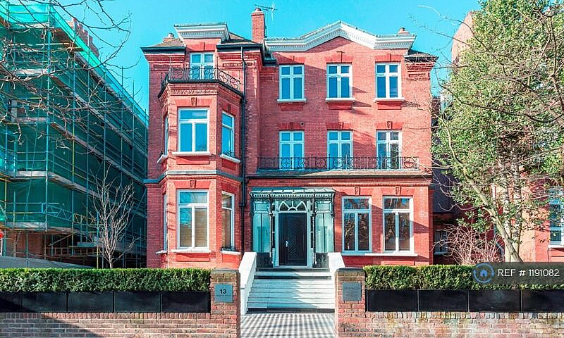 Studio Flat In Fitzj...
