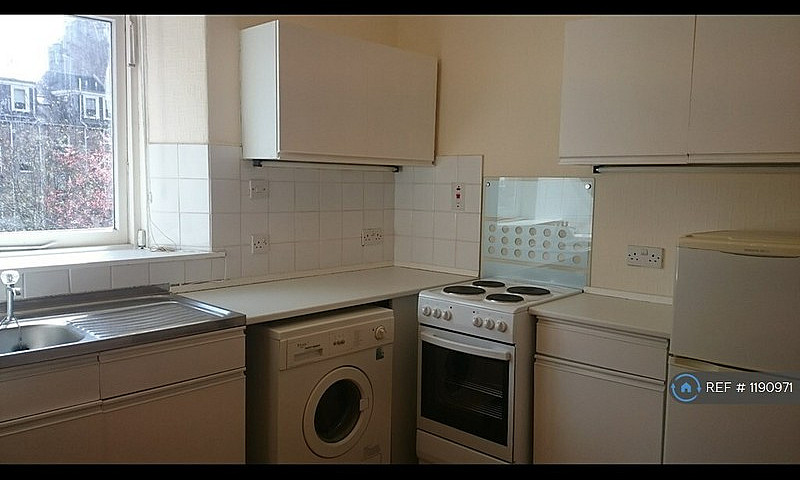 1 Bedroom Flat In Ba...