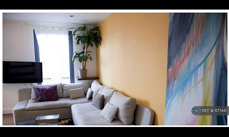 2 Bedroom Flat In Pr...