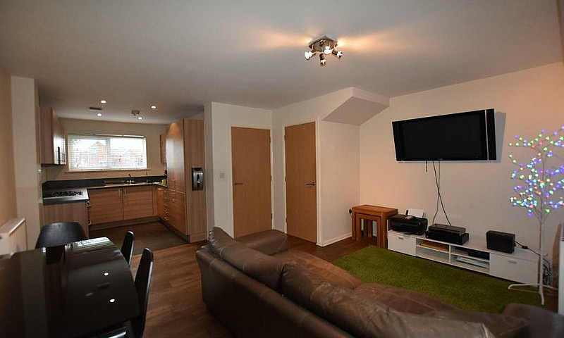 4 Bedroom House In S...