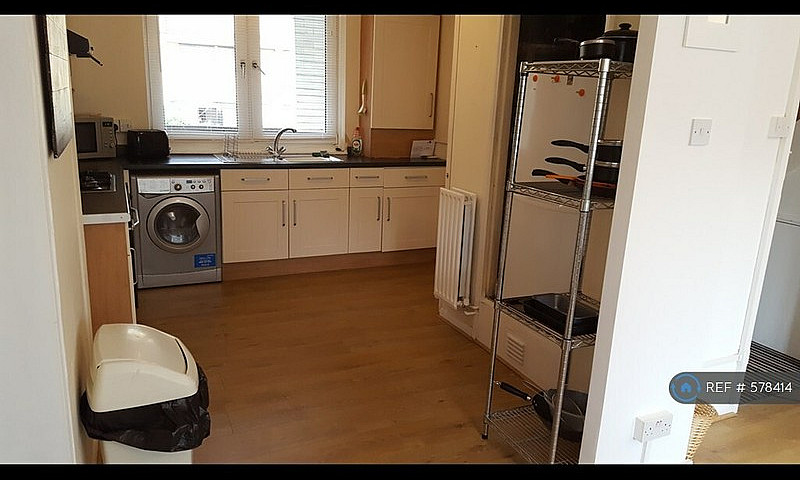 3 Bedroom Flat In Se...
