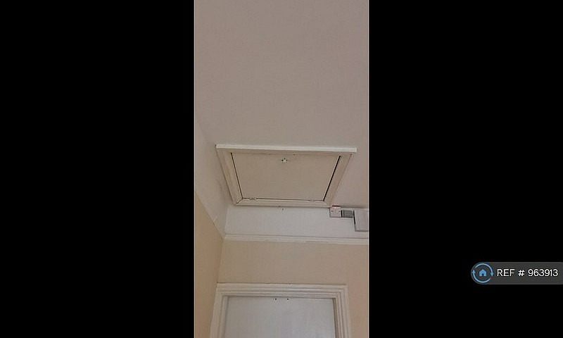 3 Bedroom Flat In Fe...