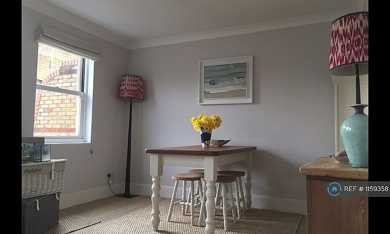 1 Bedroom Flat In To...