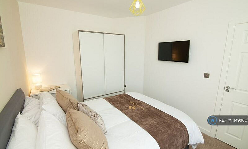 1 Bedroom In Castle ...