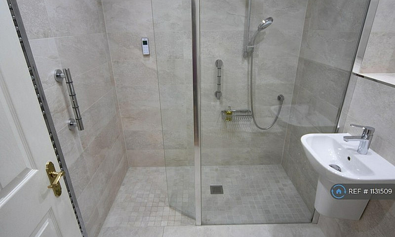 3 Bedroom Flat In El...