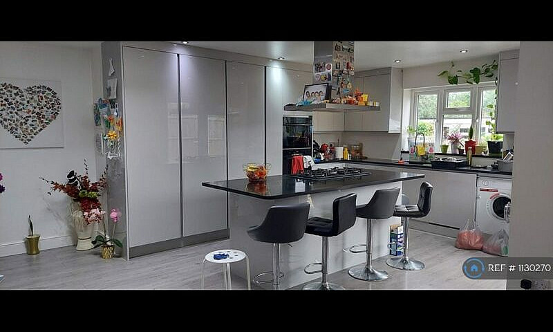 4 Bedroom House In K...