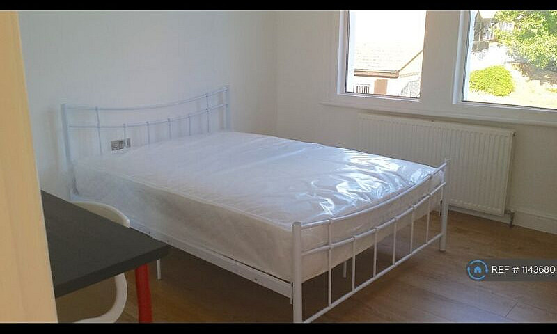 4 Bedroom Flat In Sh...
