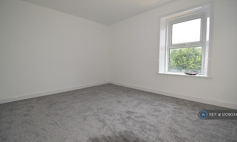 4 Bedroom House In S...