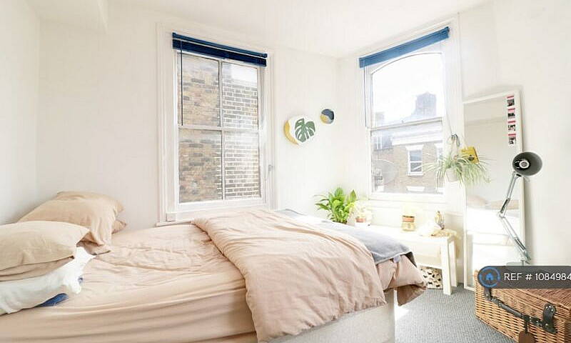 4 Bedroom Flat In Ra...