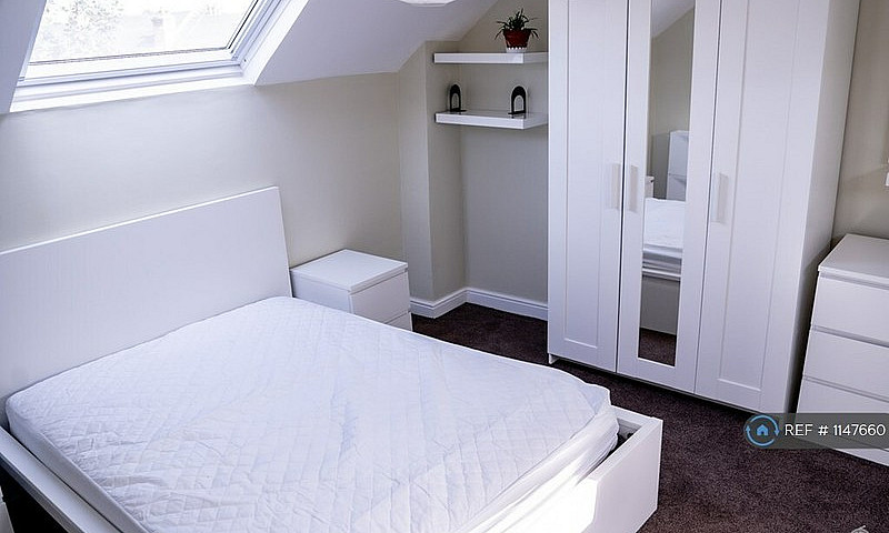 1 Bedroom In Station...