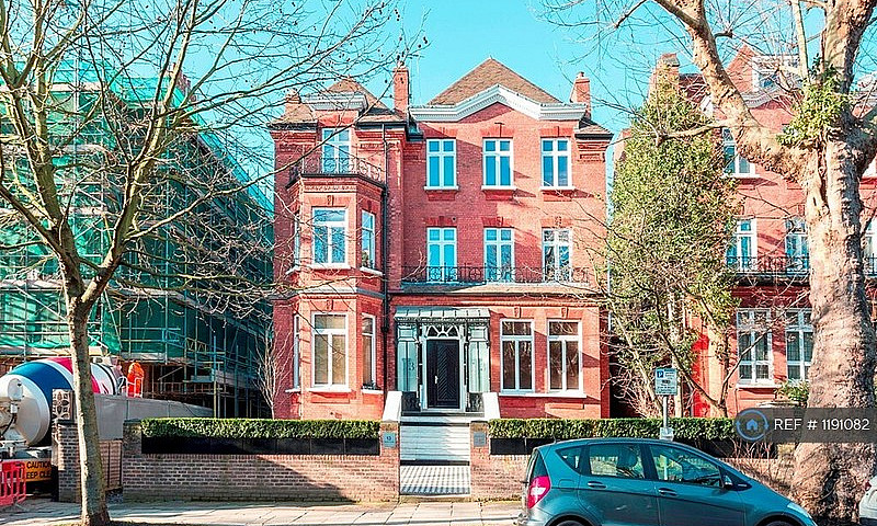Studio Flat In Fitzj...