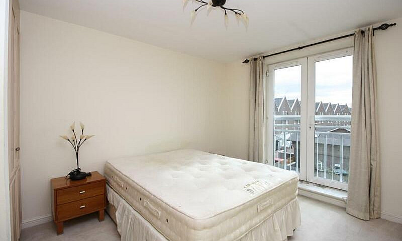 1 Bedroom Flat In Mi...