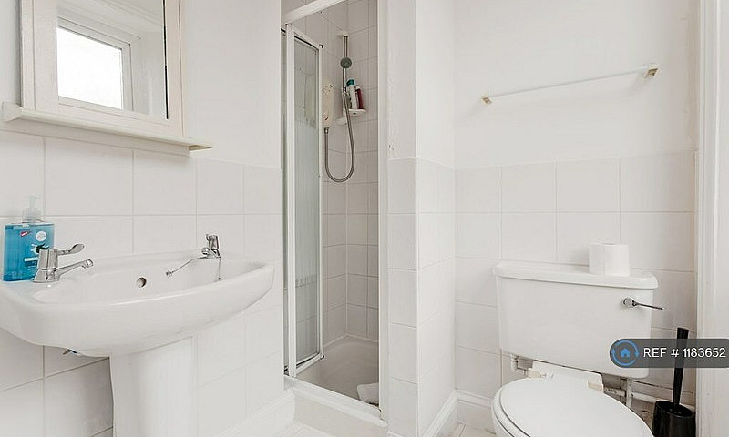 Studio Flat In Charl...