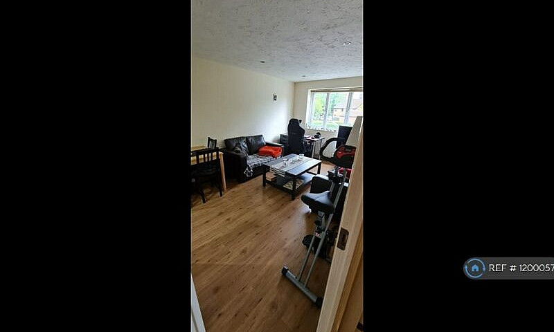 1 Bedroom Flat In Ma...