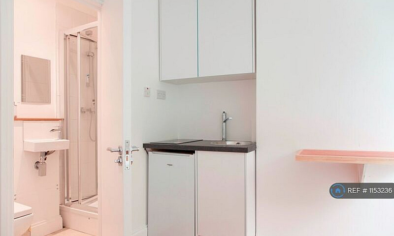 Studio Flat In Merci...