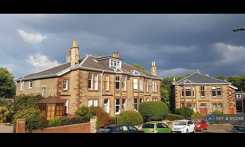 4 Bedroom Flat In Qu...